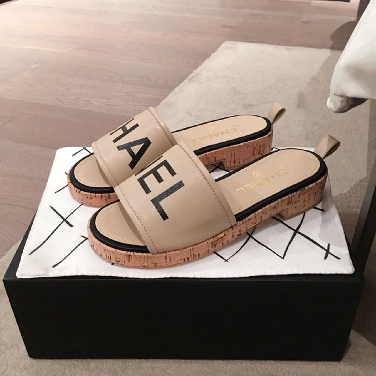Chanel Woven Chain Cork Sandals Tweed Beige/Black For Women, Women’s Shoes - Image 3