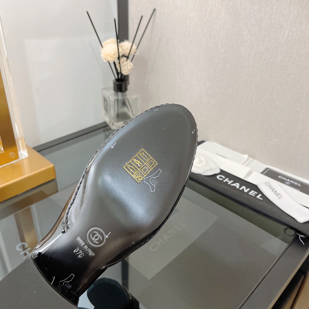 Chanel Women’s Loafers Black For Women - Image 9