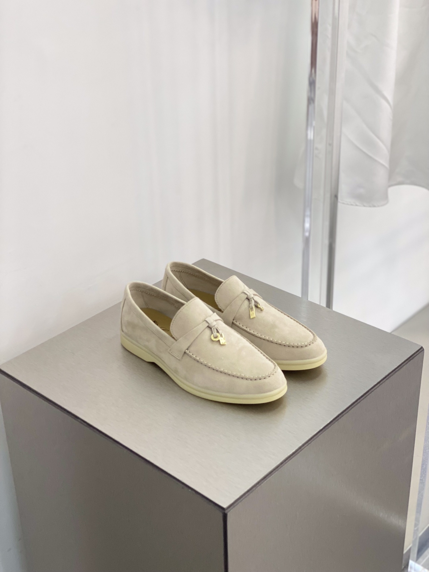 Loro Piana Summer Charms Walk Loafers Beige For Women – FAE5444 2096 - Image 15