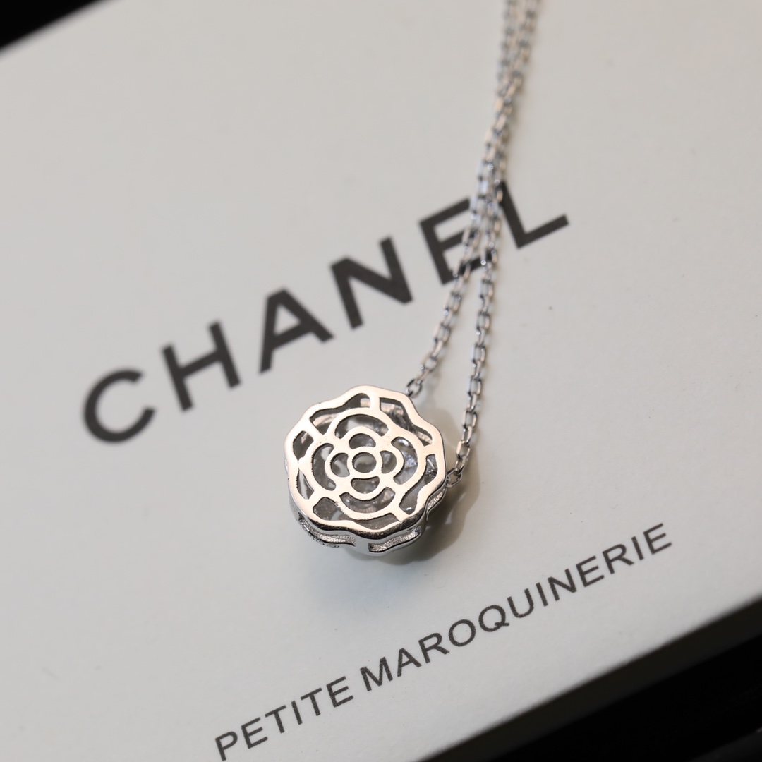 Chanel Necklace - Image 4