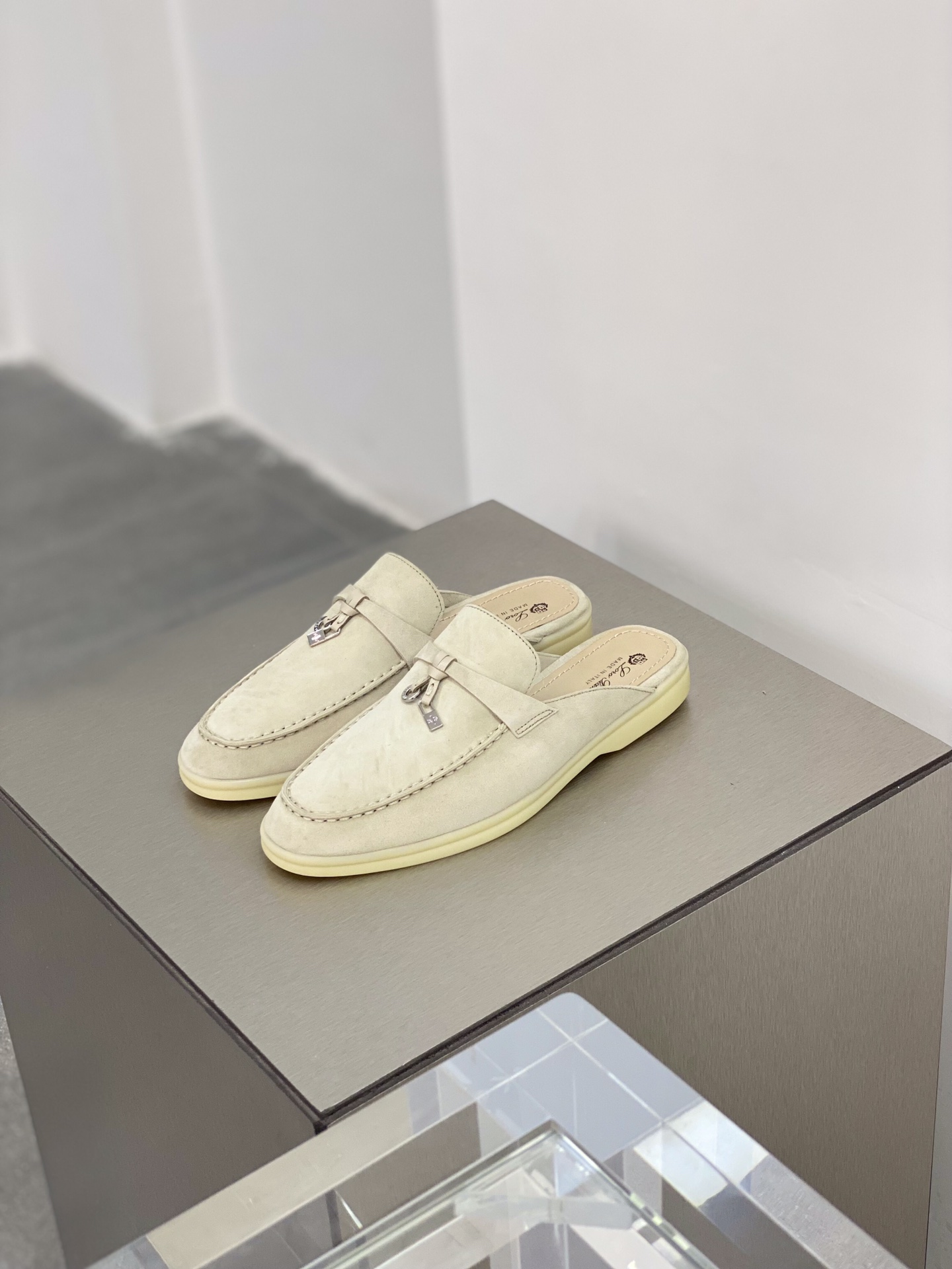 Loro Piana Babouche Charms Walk Loafers Linen For Women – FAI1543 D746 - Image 16