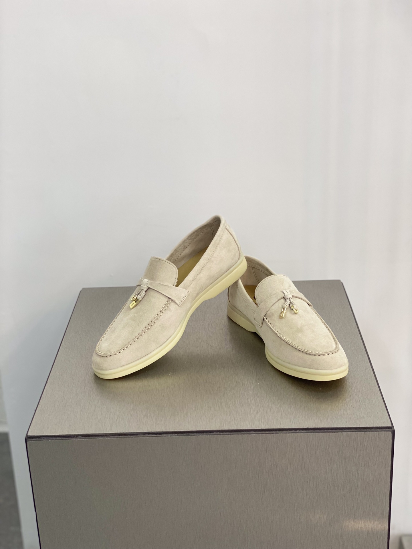 Loro Piana Summer Charms Walk Loafers Beige For Women – FAE5444 2096 - Image 16