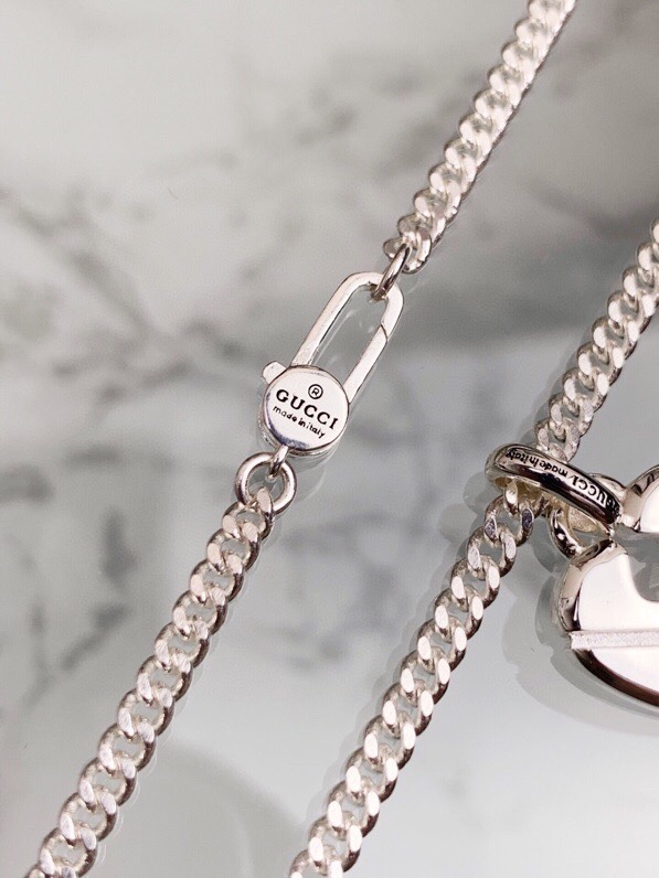 Gucci Broken Heart Necklace Silver Tone For Women - Image 4