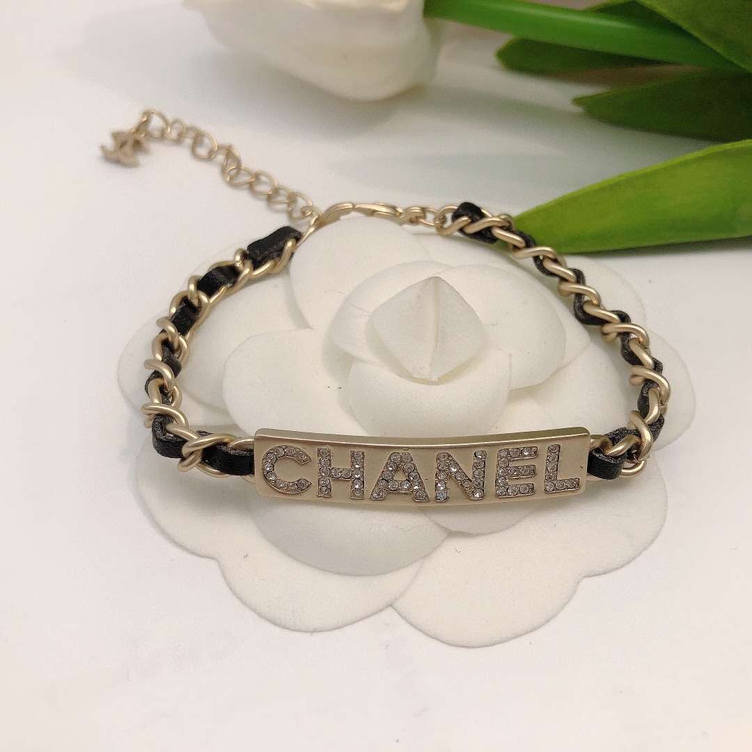 Chanel C-Shaped Bracelet Gold For Women - Image 5