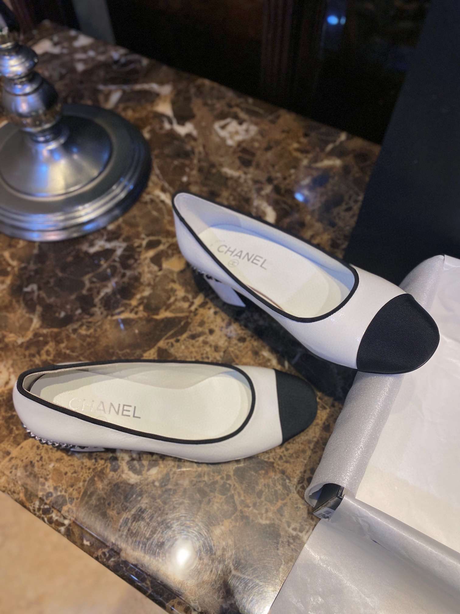 Chanel Chain Pumps White For Women - Image 4