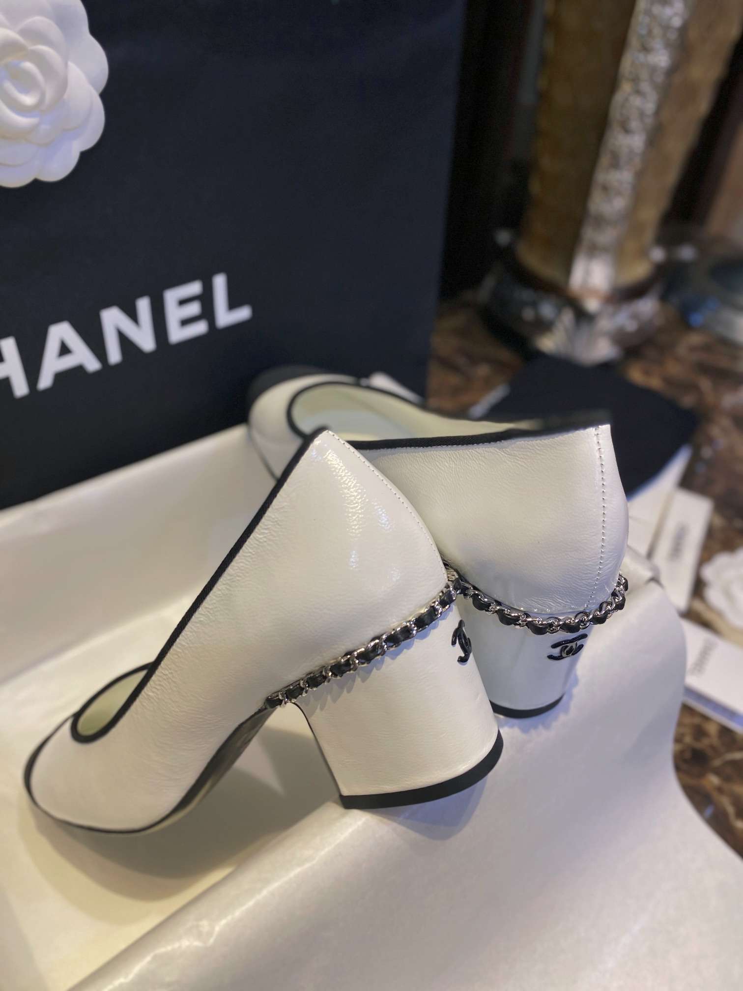 Chanel Chain Pumps White For Women - Image 2