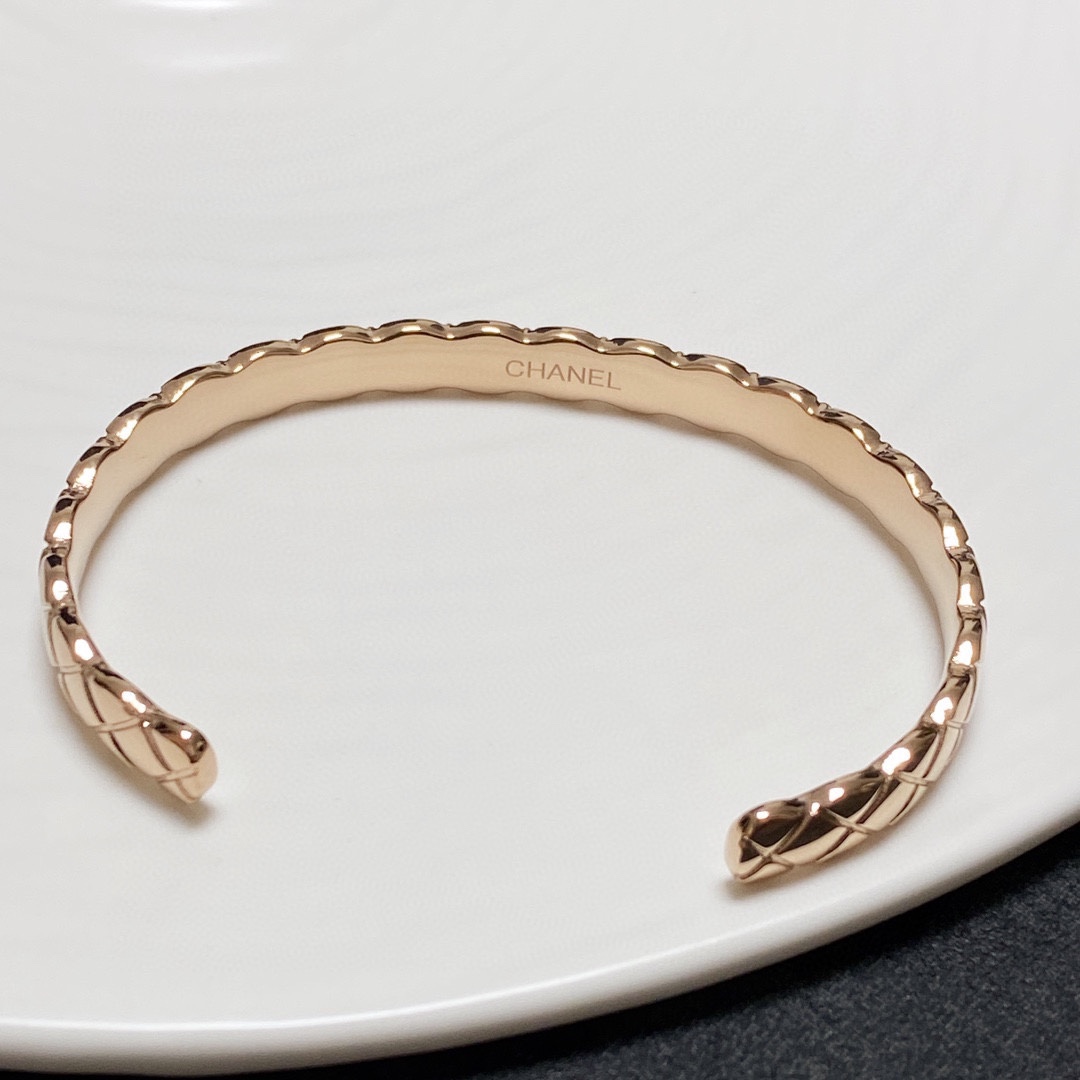 Chanel Coco Crush Bracelet Gold For Women - Image 3