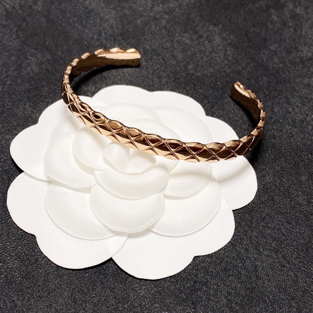 Chanel Coco Crush Bracelet Gold For Women - Image 8