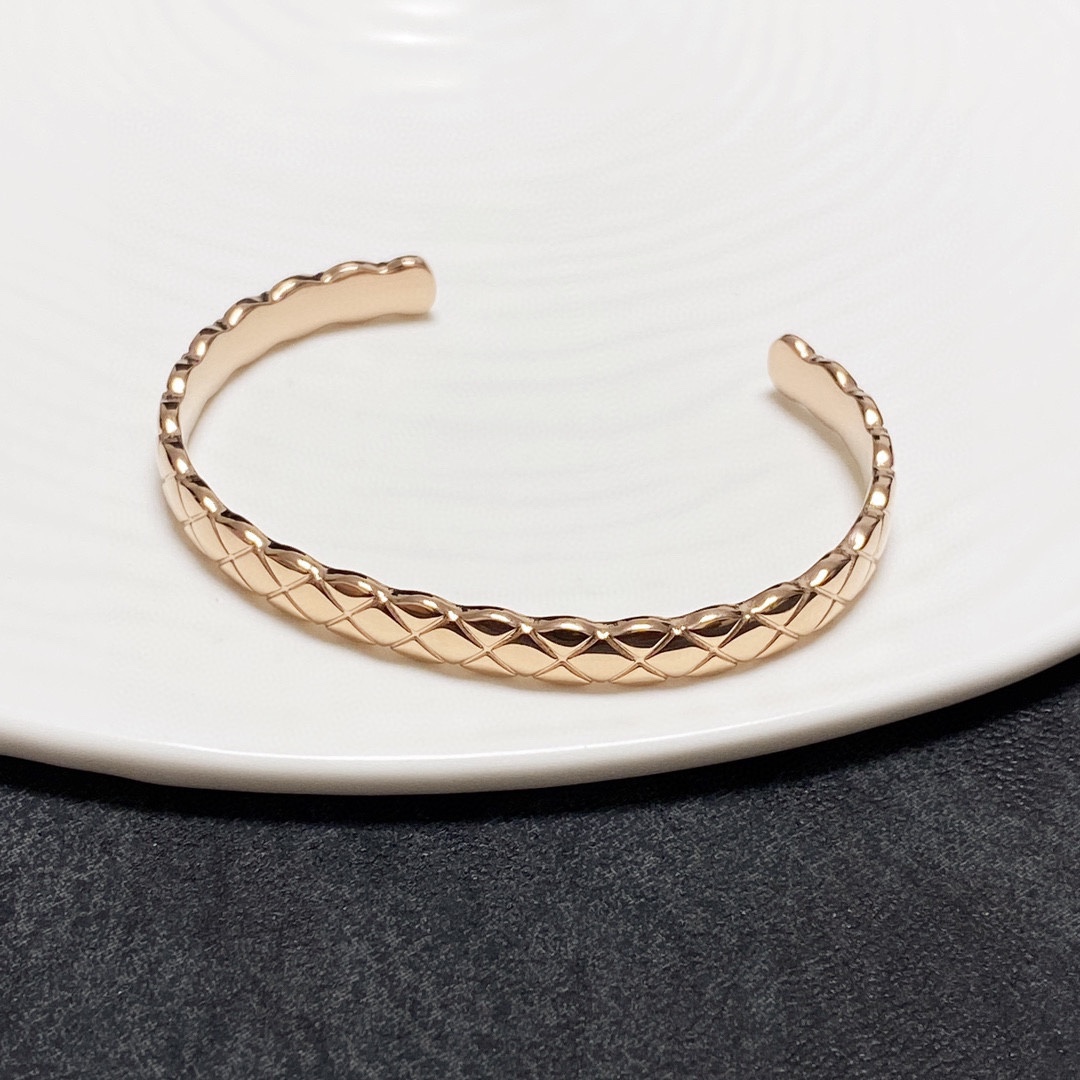 Chanel Coco Crush Bracelet Gold For Women - Image 9