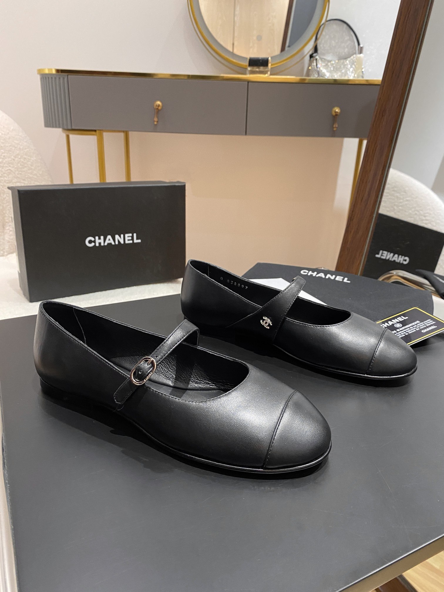 Chanel Flat Shoes Black For Women - Image 7