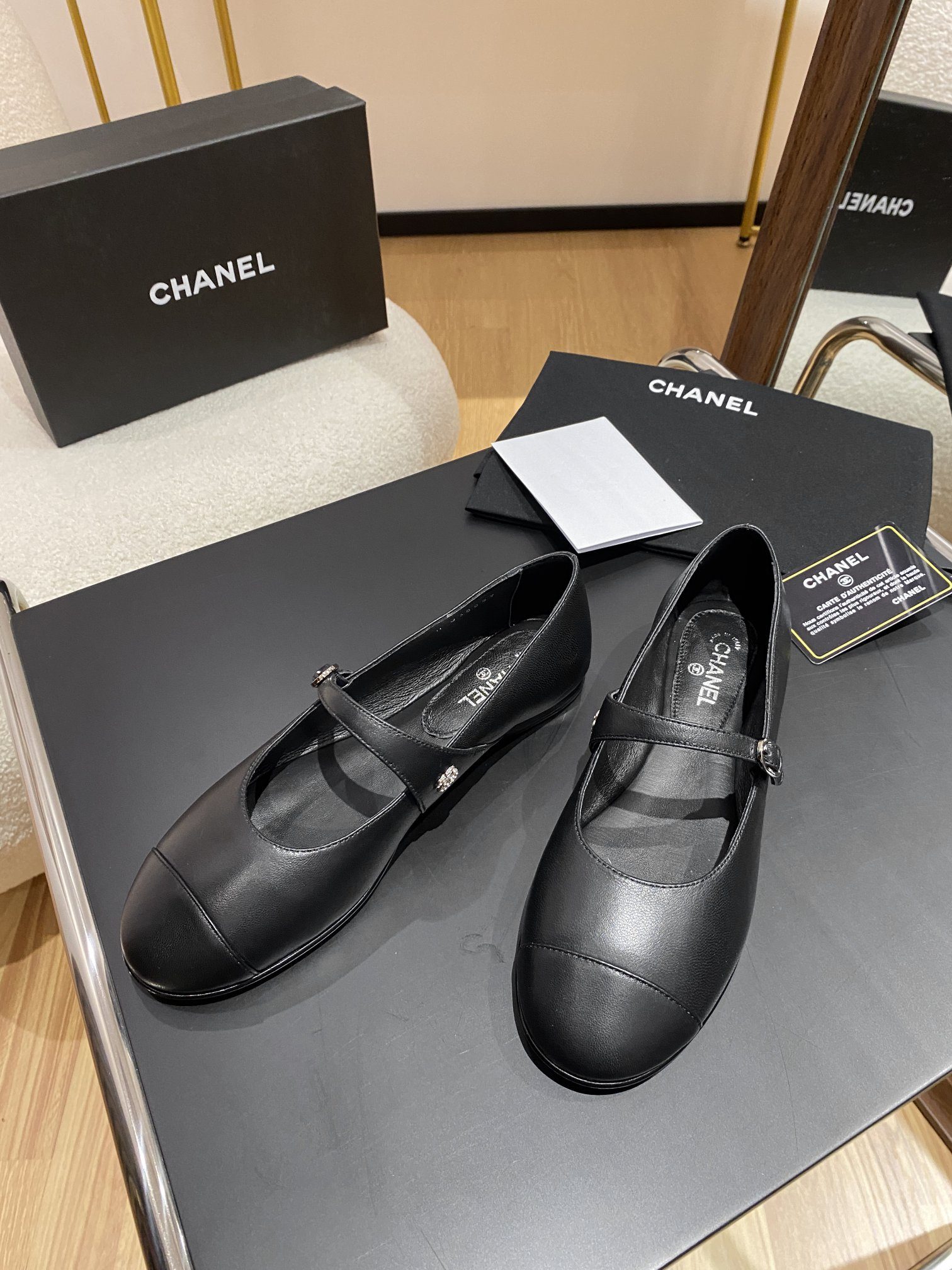 Chanel Flat Shoes Black For Women - Image 6