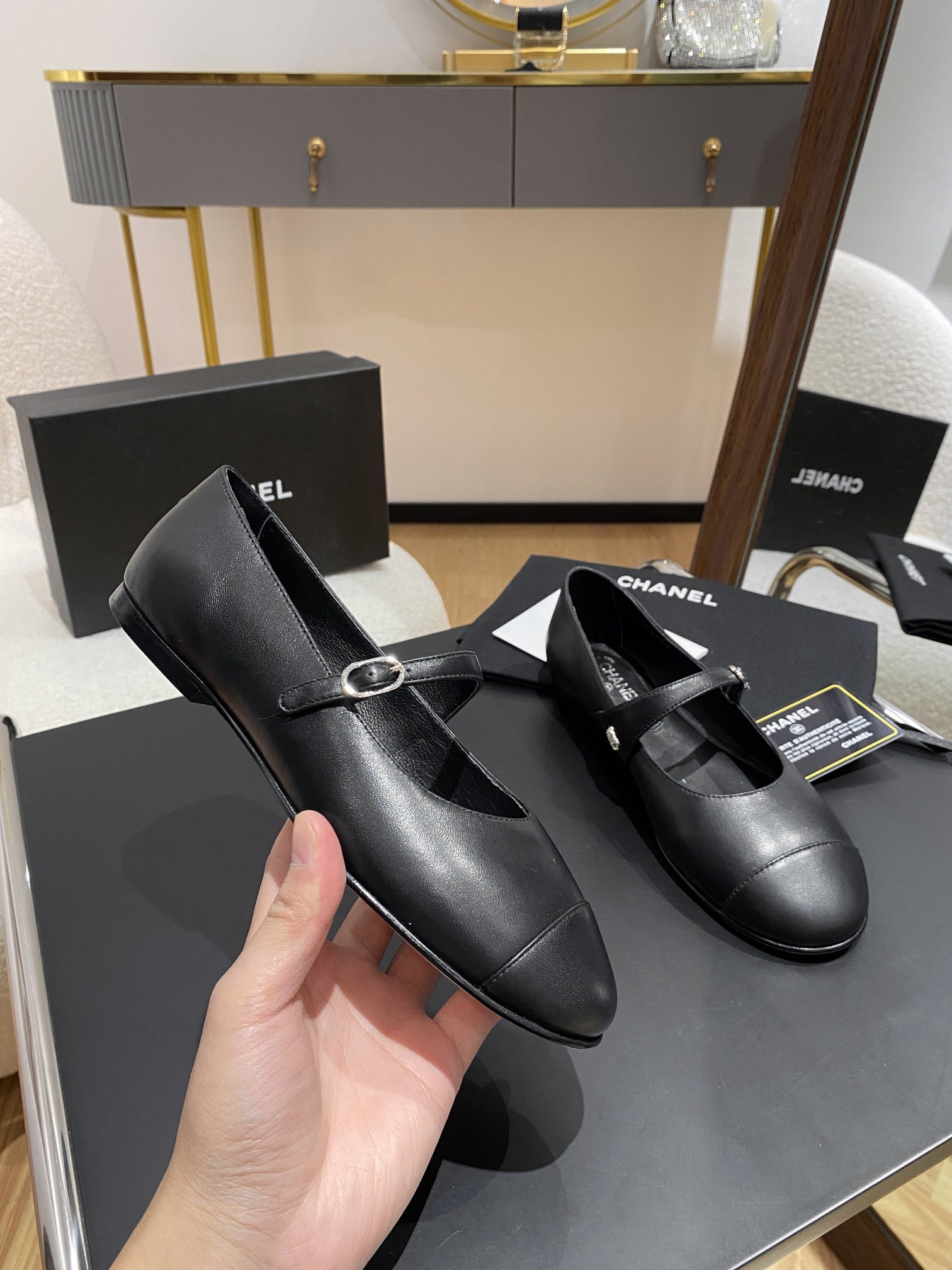Chanel Flat Shoes Black For Women - Image 5