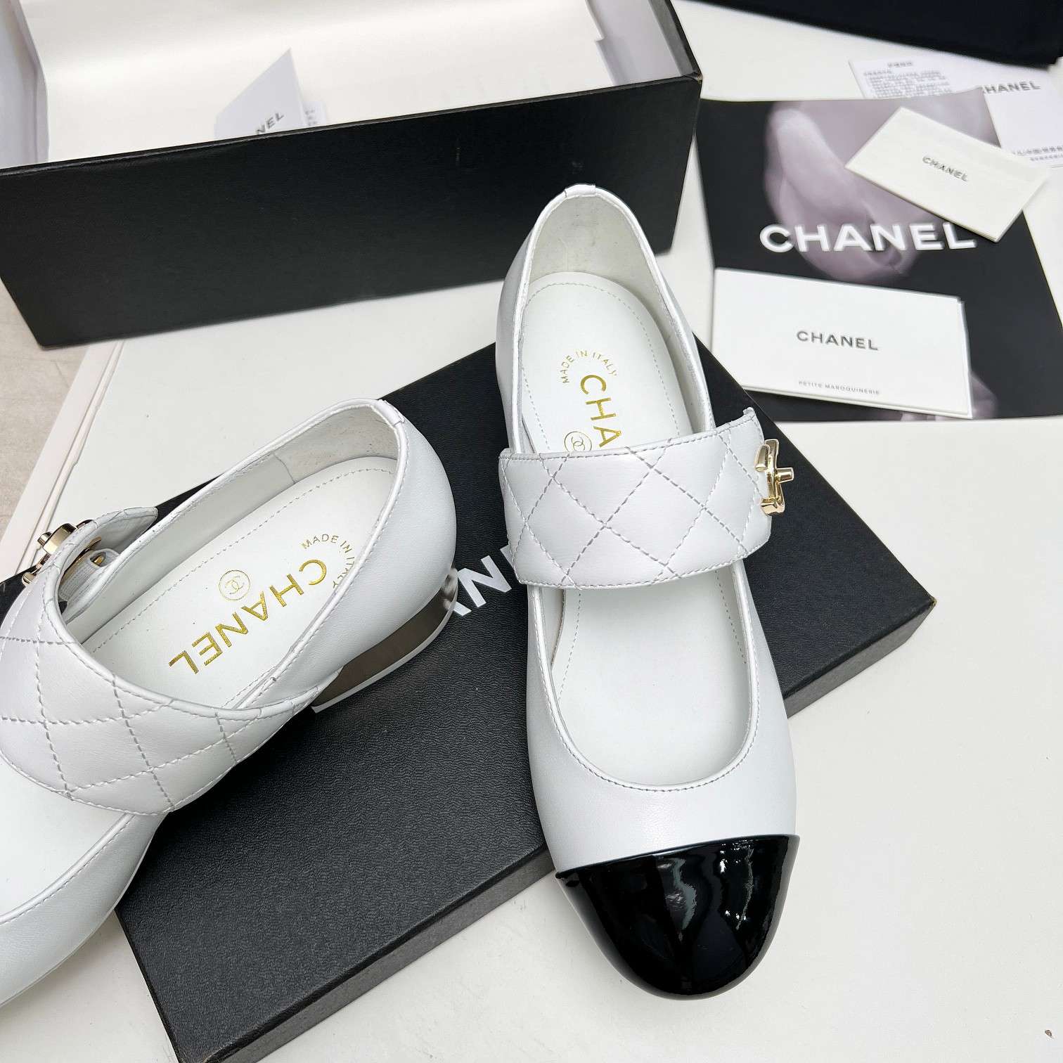 Chanel Logo CC Mary Jane White For Women - Image 9
