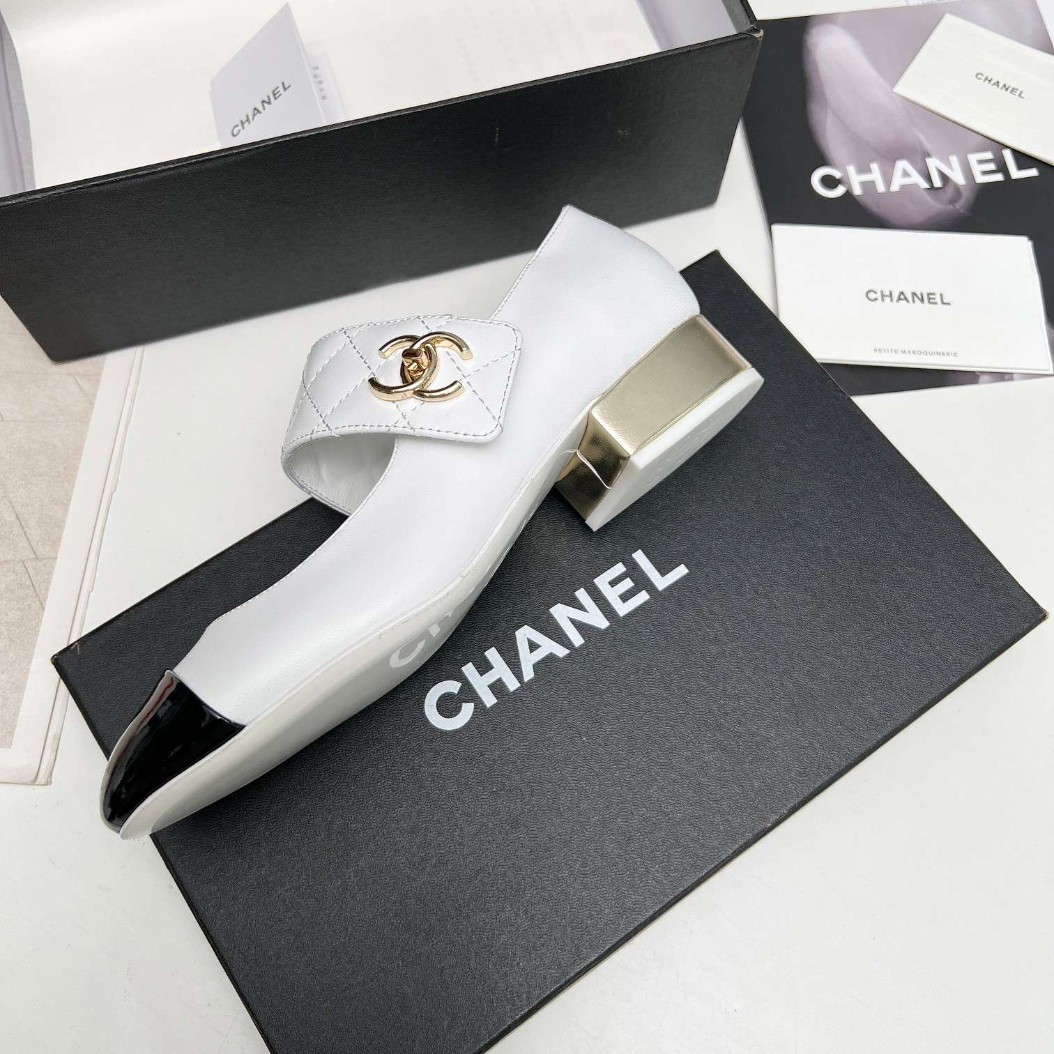 Chanel Logo CC Mary Jane White For Women - Image 8