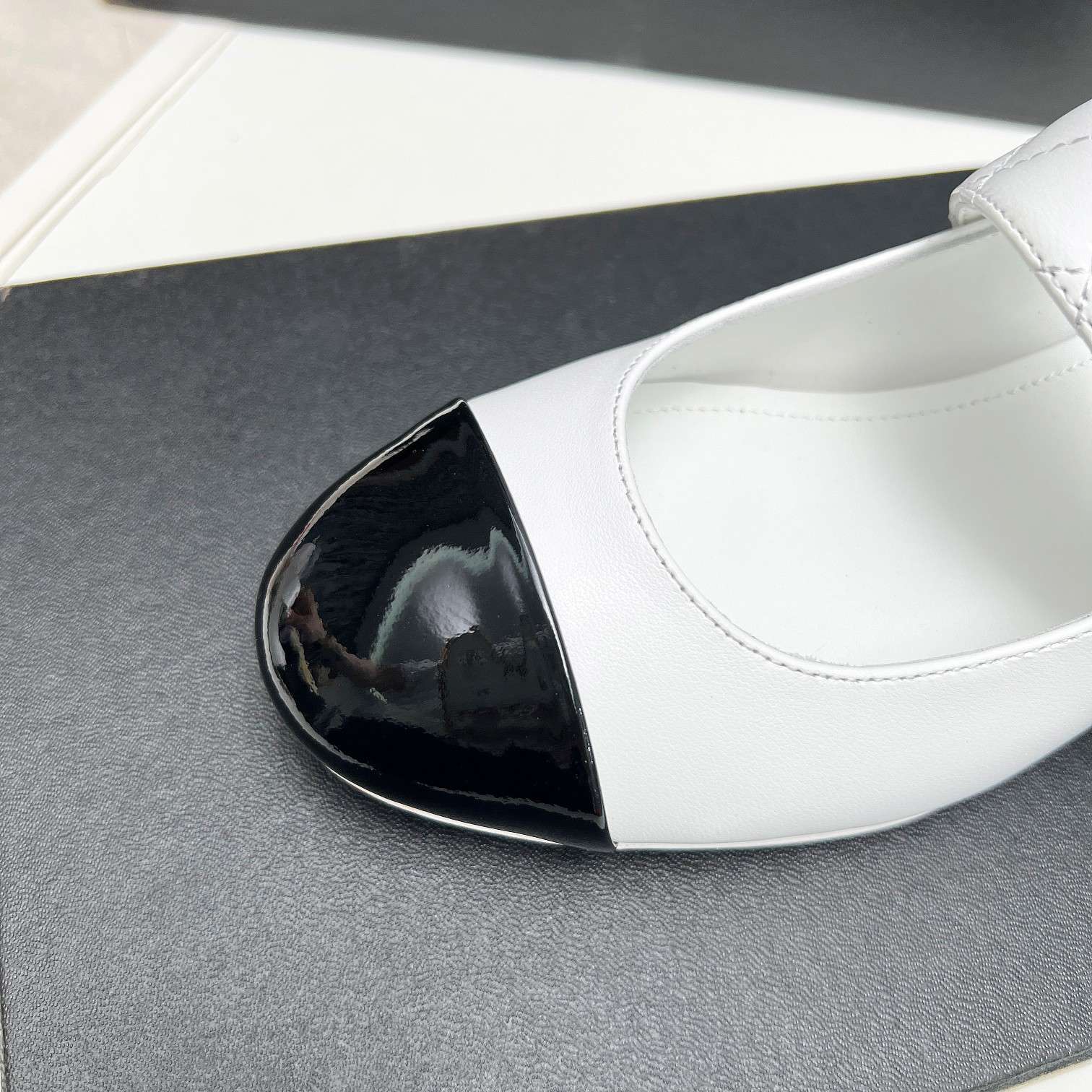 Chanel Logo CC Mary Jane White For Women - Image 2