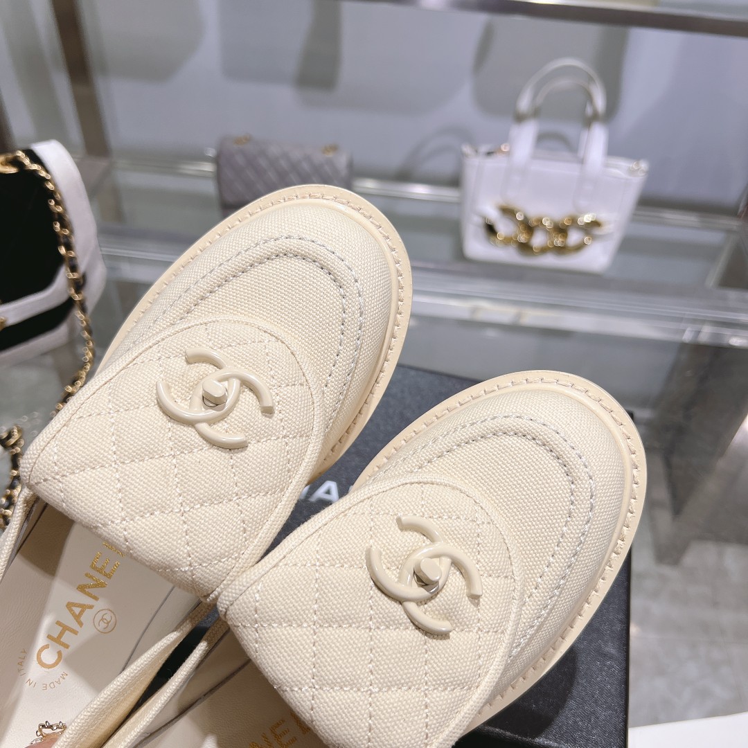 Chanel Moccasins White For Women - Image 4