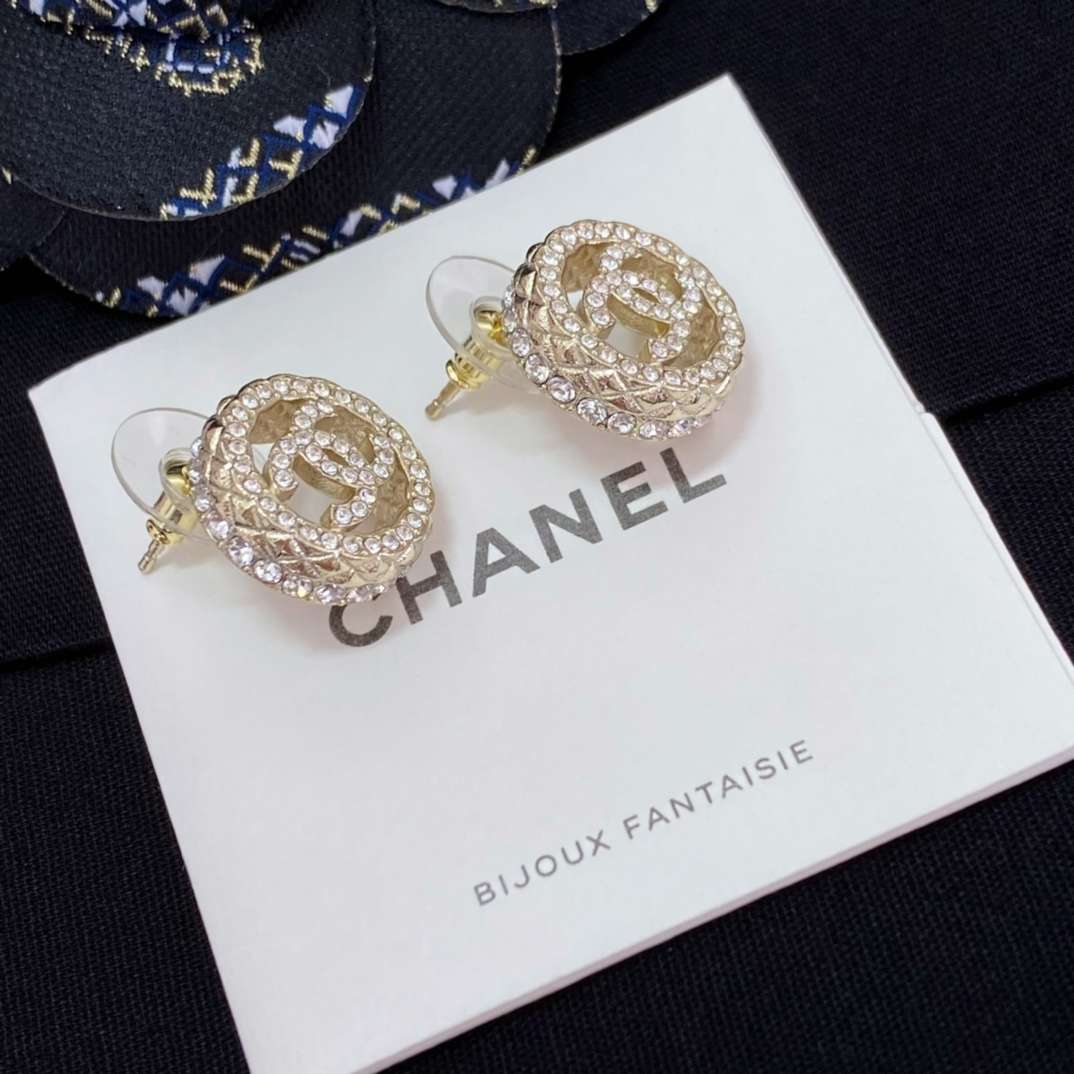 Chanel Round Diamond Earrings Gold For Women - Image 4