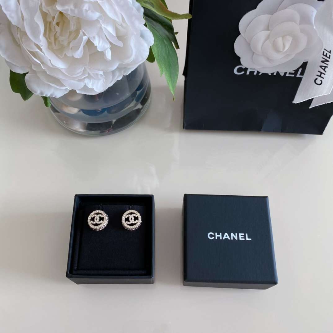 Chanel Round Diamond Earrings Gold For Women - Image 3