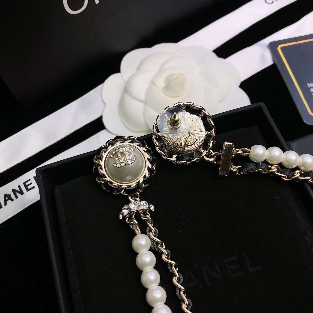 Chanel Small Fragrant Pearl Earrings White For Women - Image 3