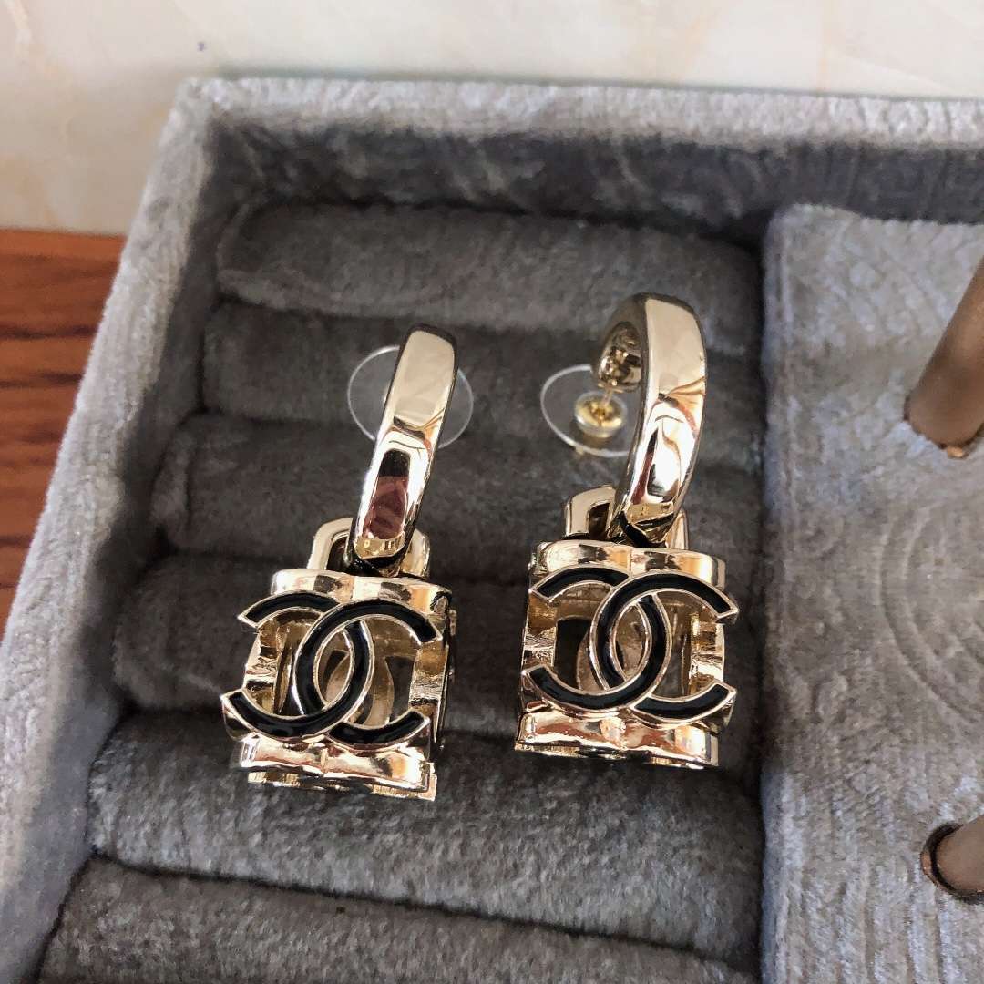 Chanel Square Earrings Black For Women - Image 4