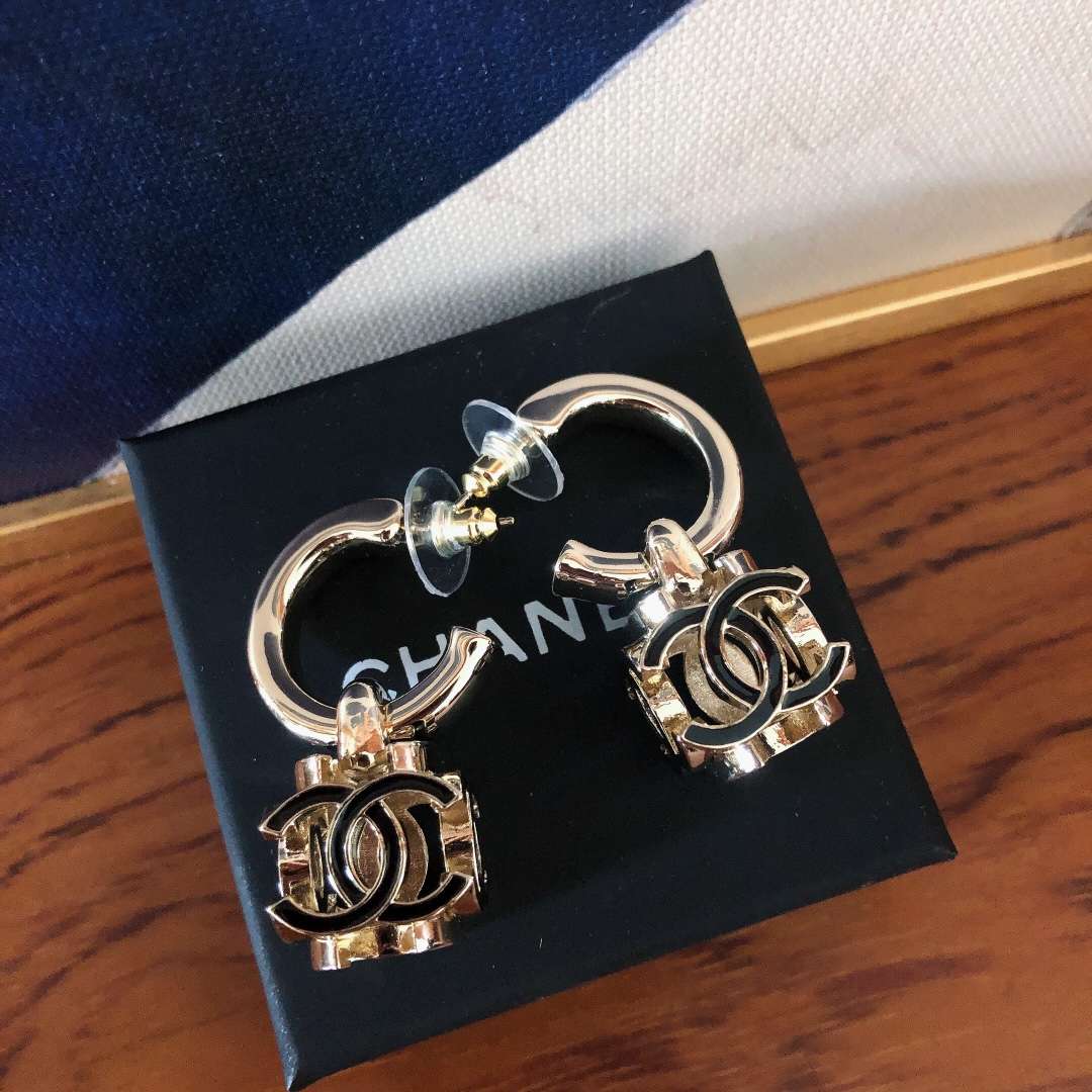 Chanel Square Earrings Black For Women - Image 3