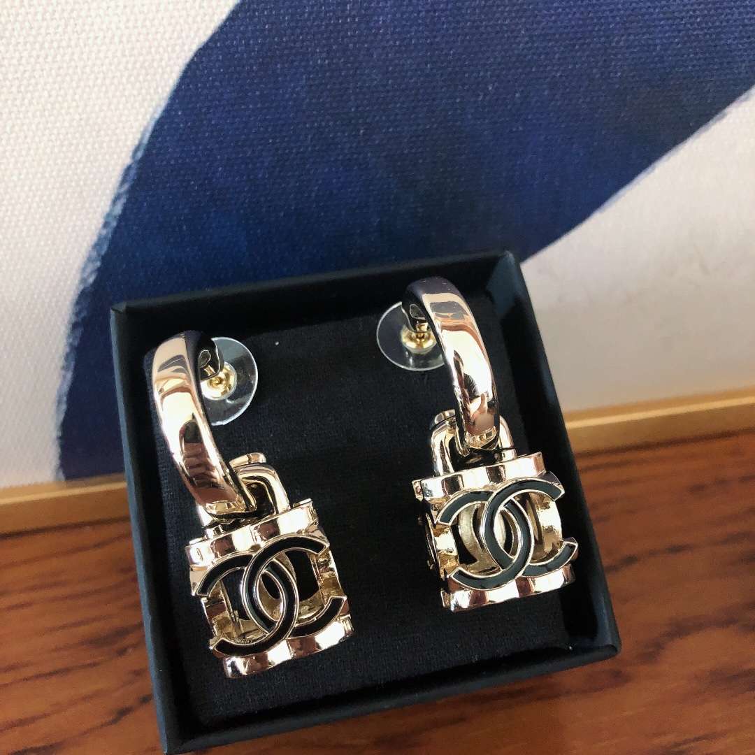 Chanel Square Earrings Black For Women - Image 2