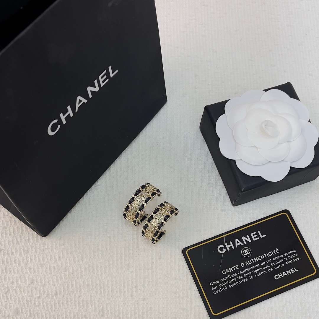 Chanel Star Earrings Gold For Women - Image 4