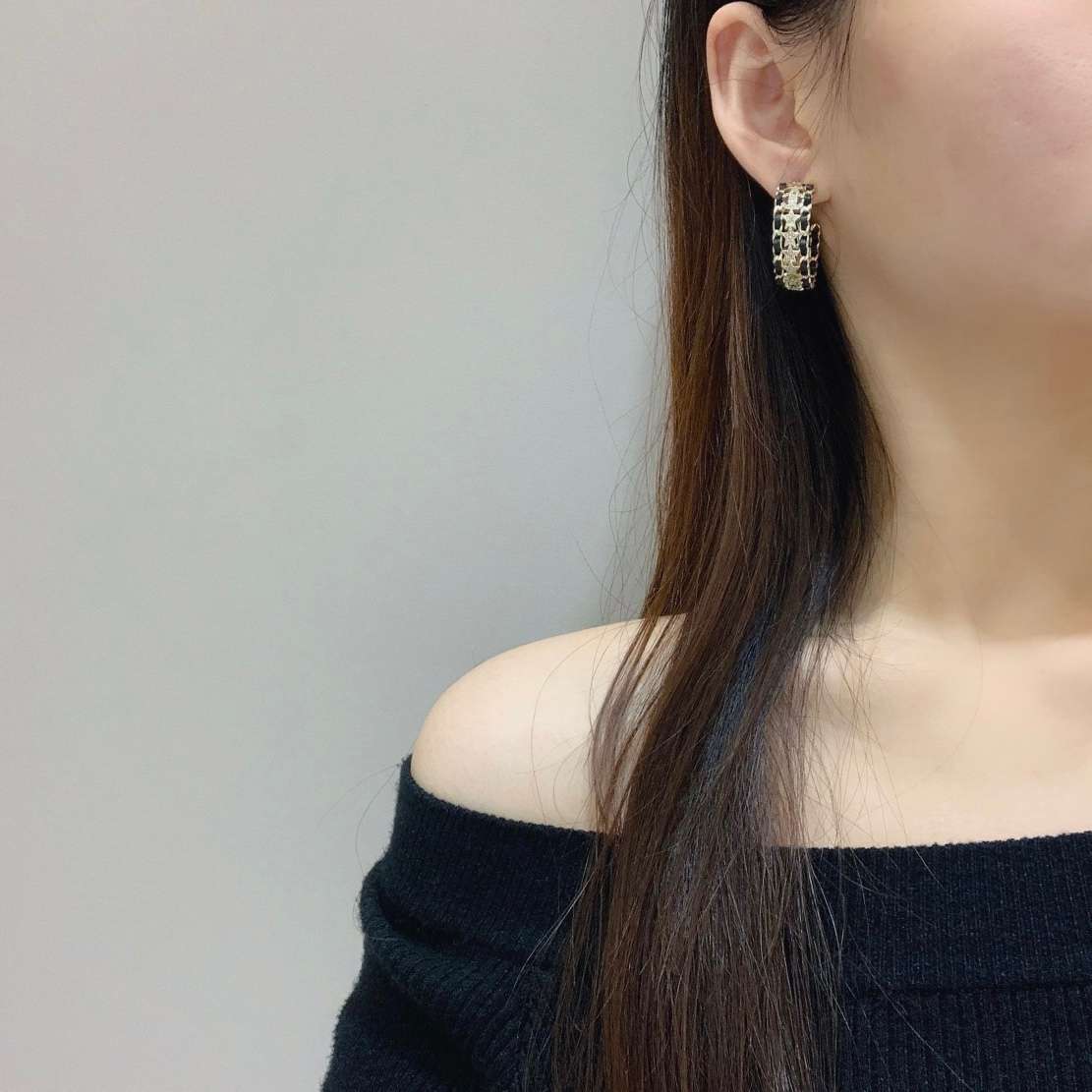 Chanel Star Earrings Gold For Women - Image 3