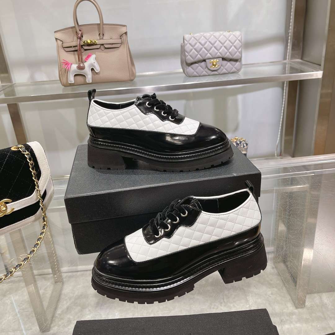 Chanel Thick Soled Chain Laced Loafers White For Women - Image 6