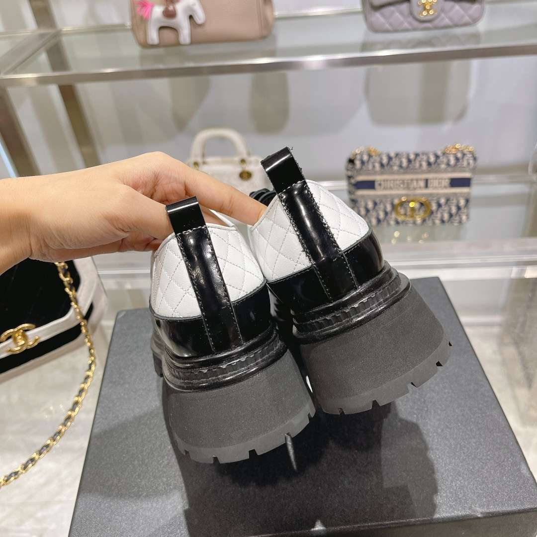 Chanel Thick Soled Chain Laced Loafers White For Women - Image 3