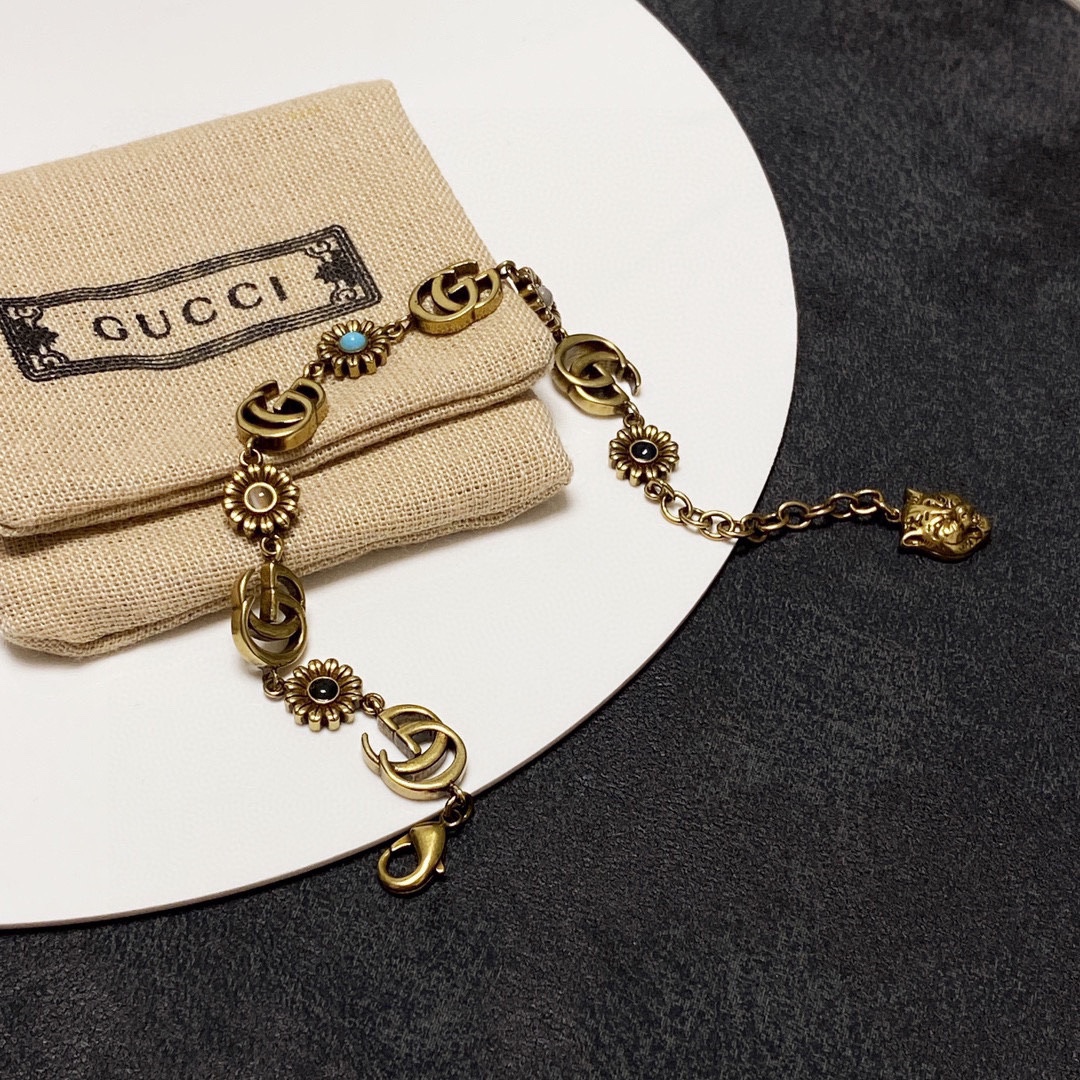 Gucci Double G Bracelet Gold For Women - Image 2