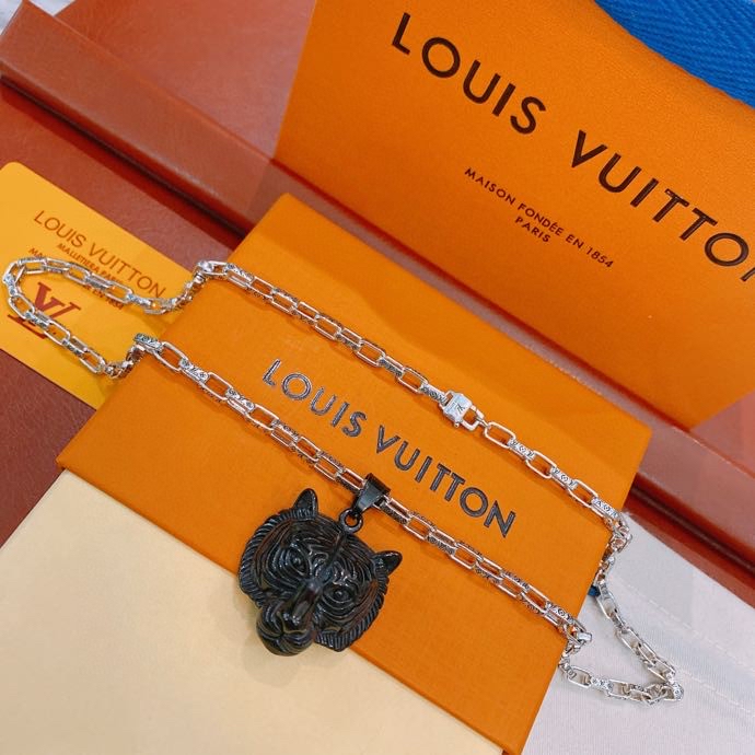 Louis Vuitton Leash Necklace Silver For Women - Image 4