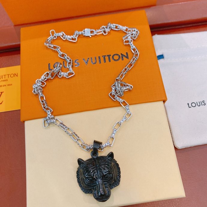 Louis Vuitton Leash Necklace Silver For Women - Image 5