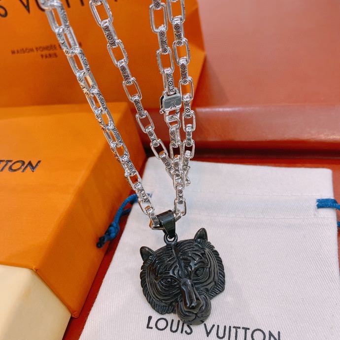 Louis Vuitton Leash Necklace Silver For Women - Image 9
