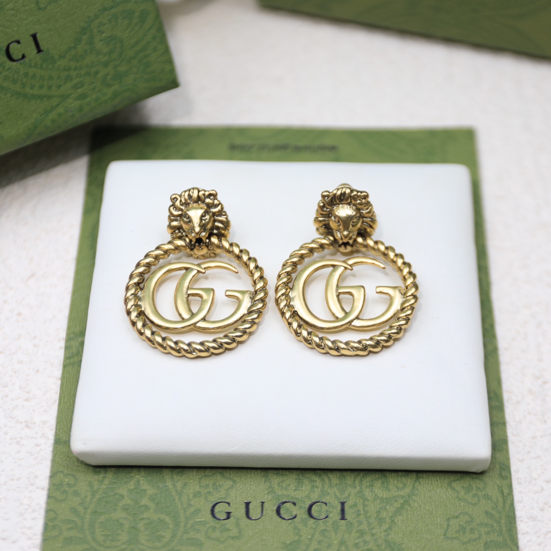 Gucci Lion Head Earrings Gold Tone For Women - Image 4