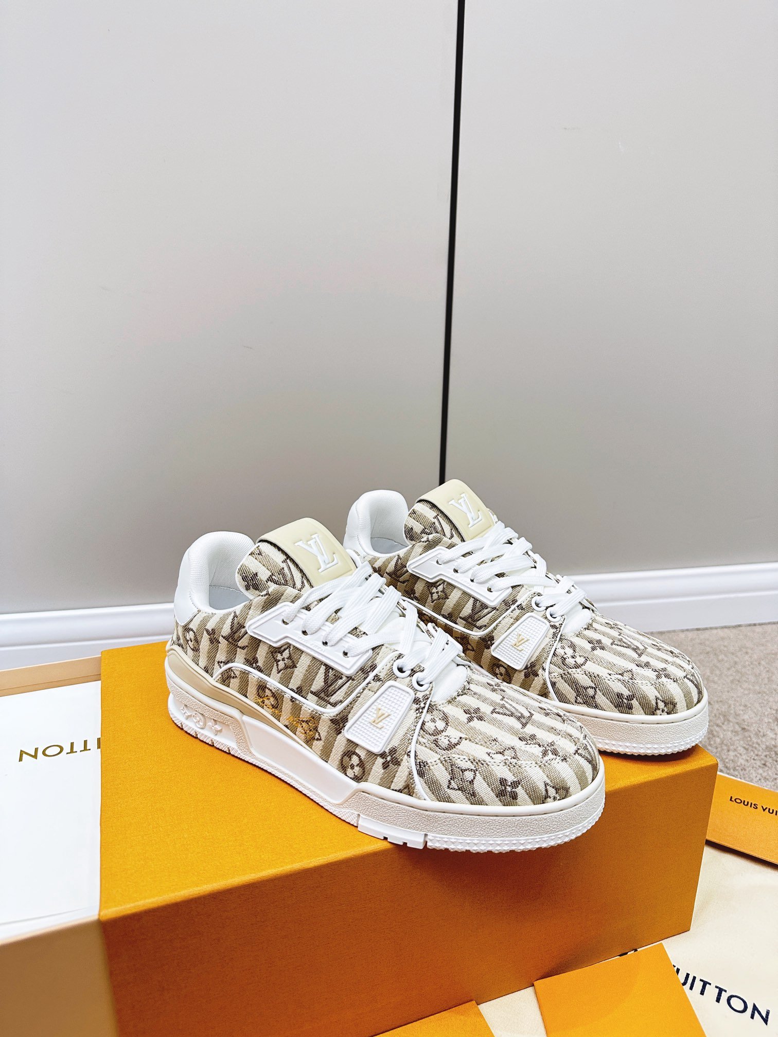 Louis Vuitton Retro Basketball Sneakers Cream For Women - Image 3