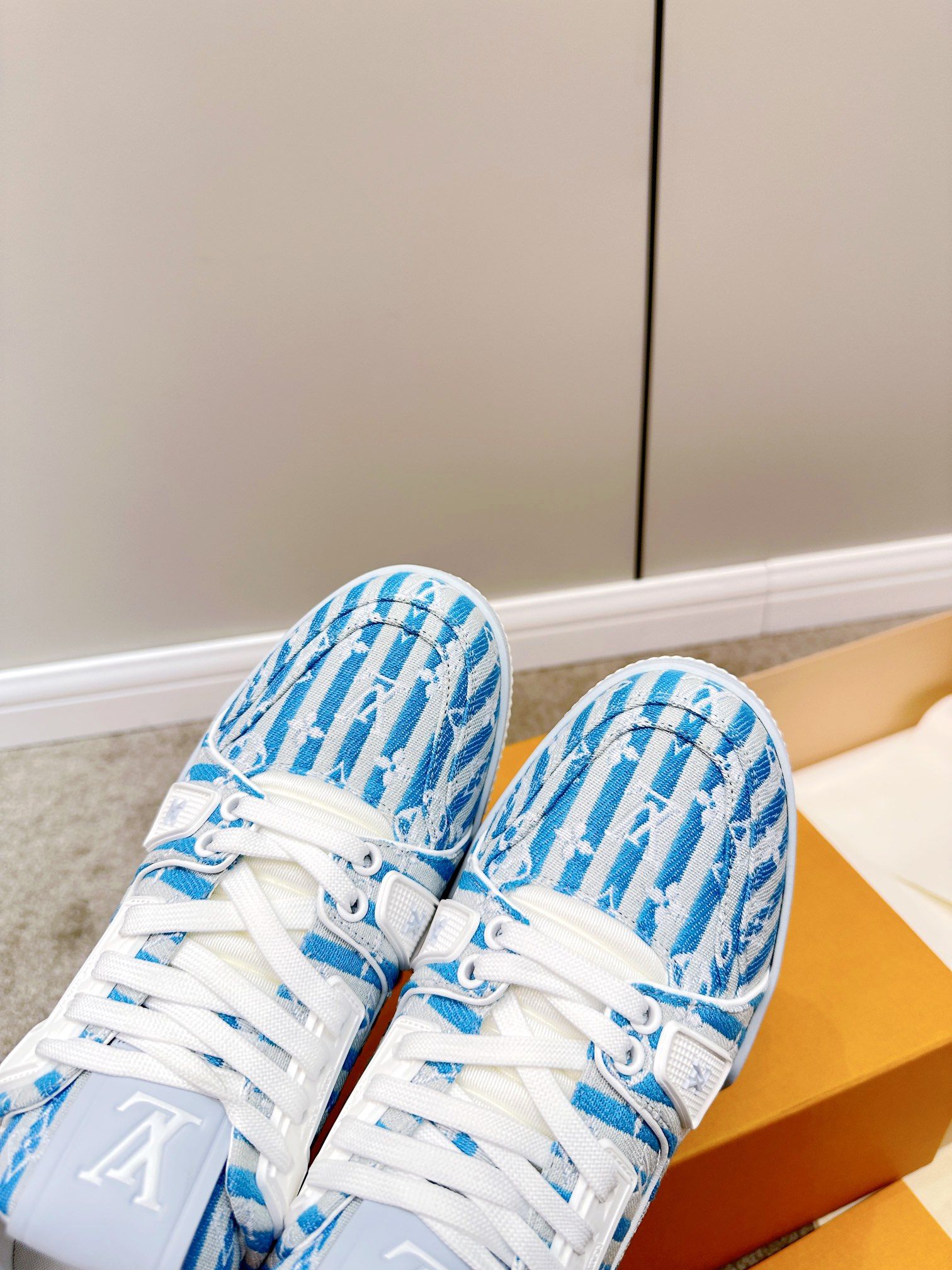 Louis Vuitton Retro Basketball Sneakers Blue For Women - Image 10