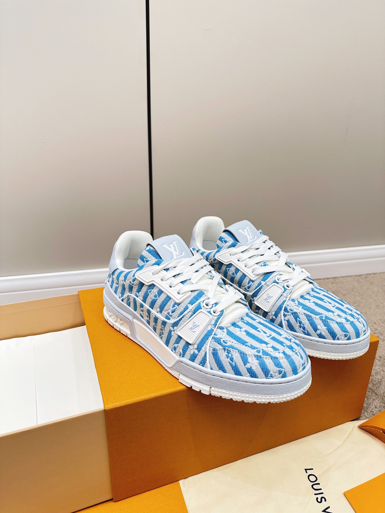 Louis Vuitton Retro Basketball Sneakers Blue For Women - Image 9