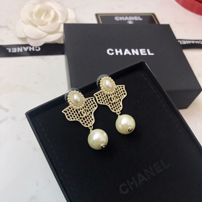 Chanel Mesh Earrings Gold For Women - Image 2