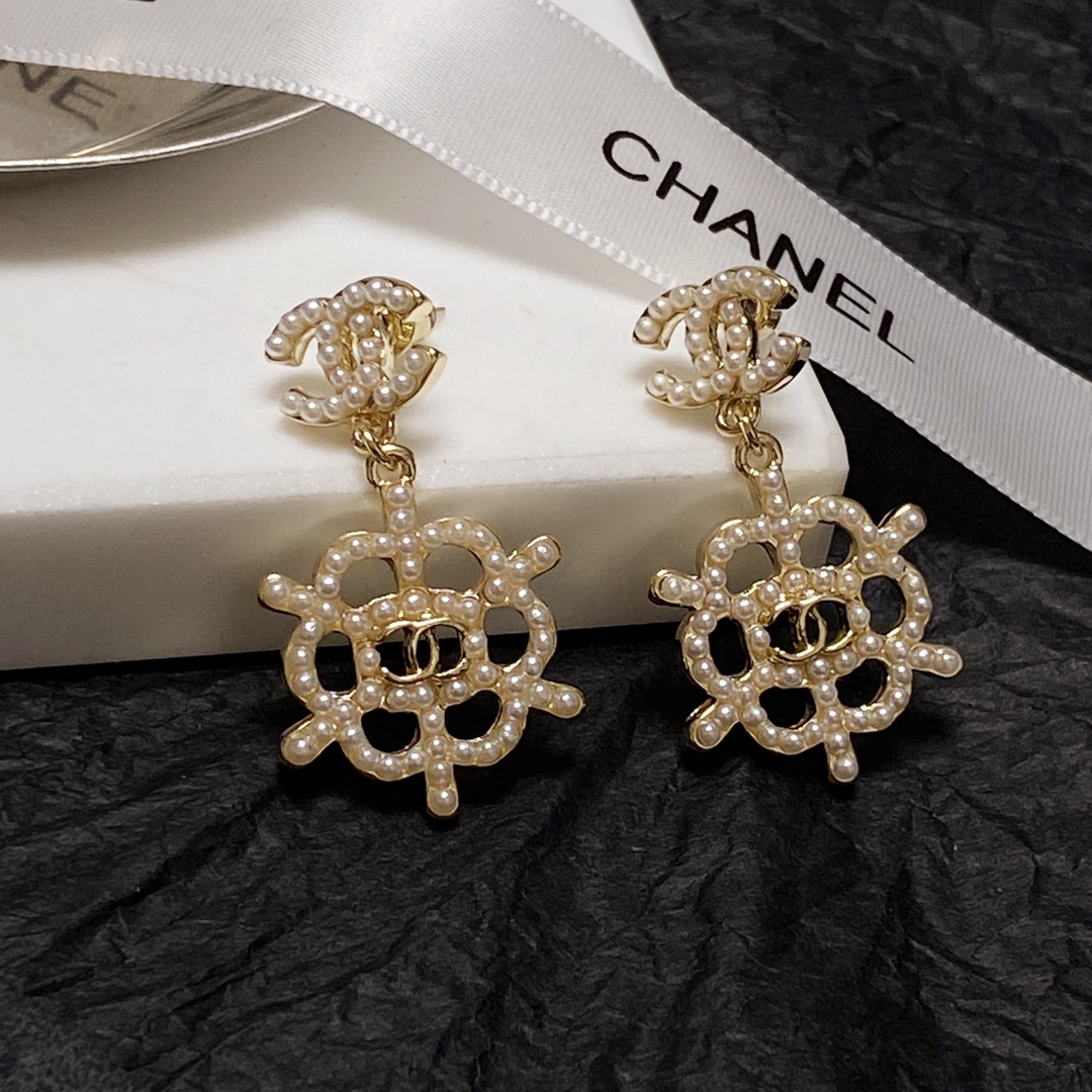 Chanel Pearl Earrings Gold For Women - Image 5