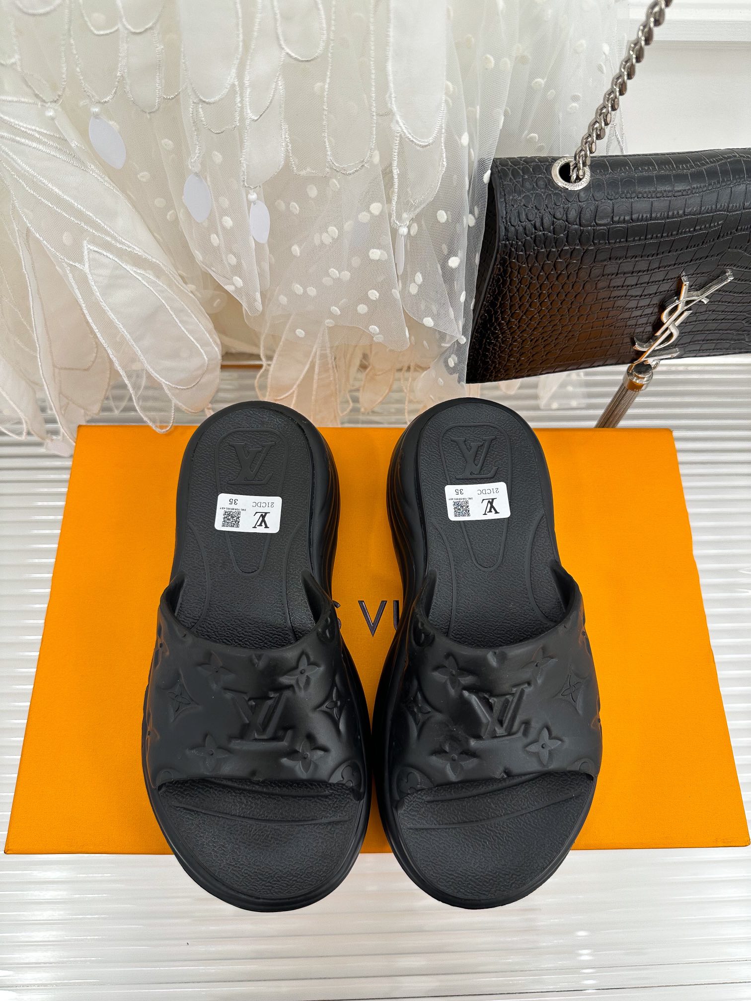 Louis Vuitton Pool 55 Flat Comfort Mule Black For Women 1AB3DD - Image 2