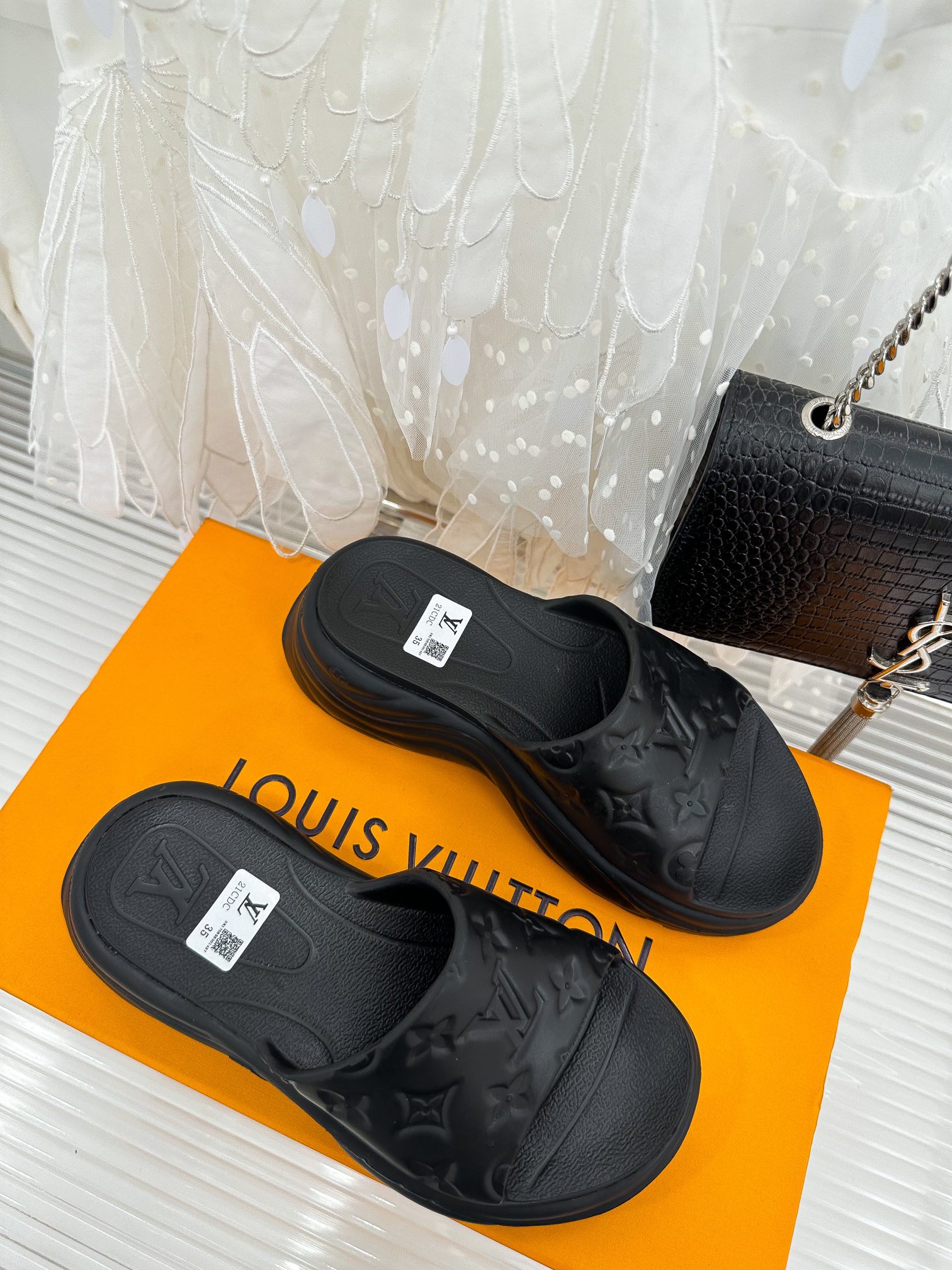 Louis Vuitton Pool 55 Flat Comfort Mule Black For Women 1AB3DD - Image 3