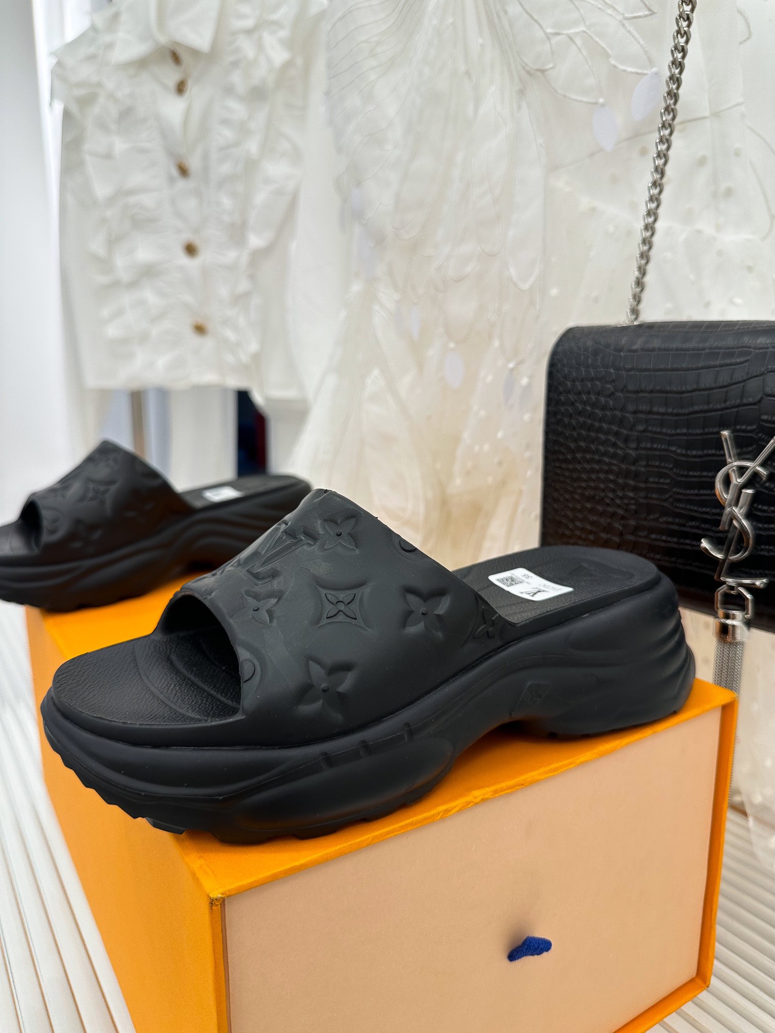 Louis Vuitton Pool 55 Flat Comfort Mule Black For Women 1AB3DD - Image 7