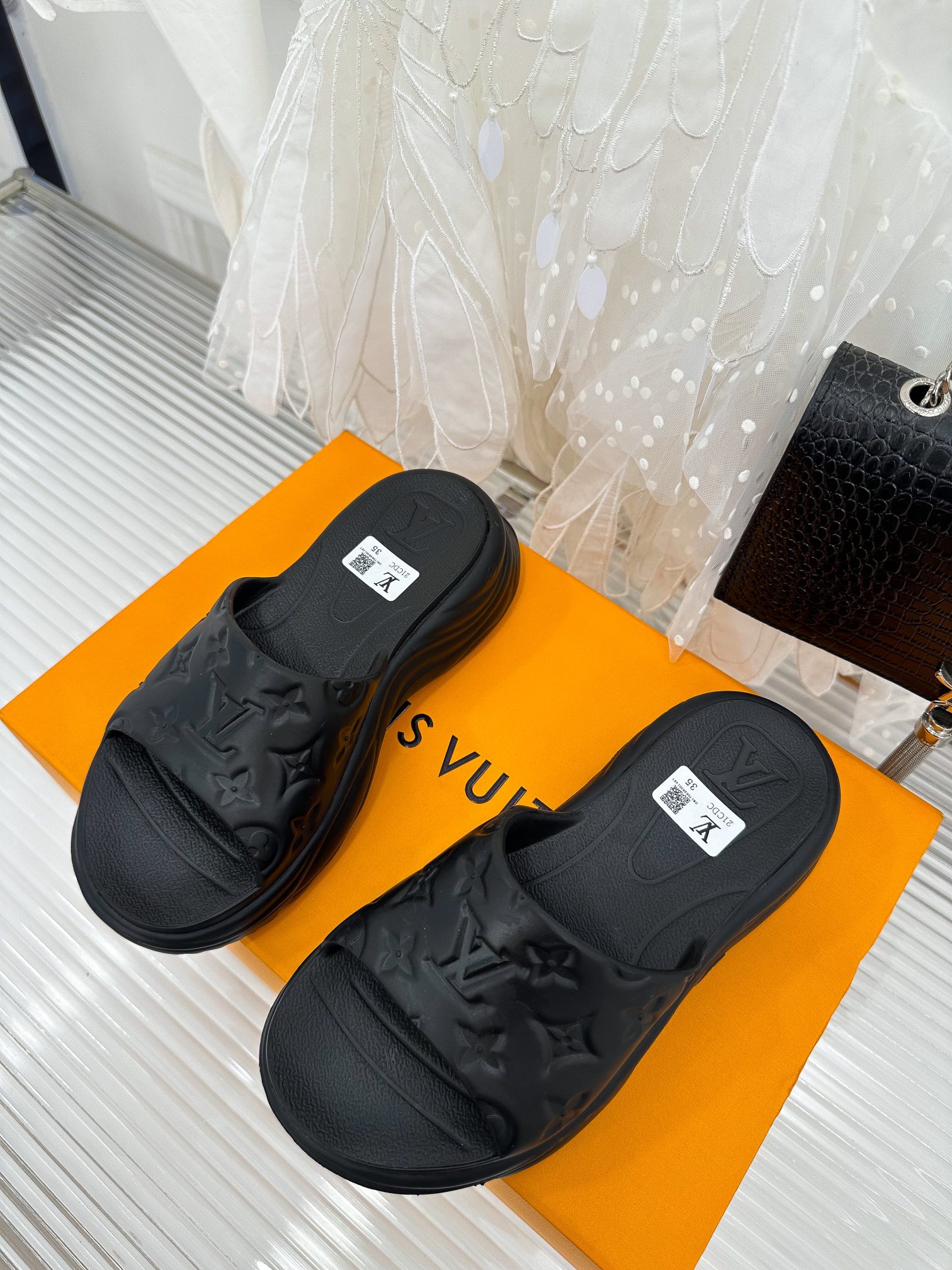 Louis Vuitton Pool 55 Flat Comfort Mule Black For Women 1AB3DD - Image 6