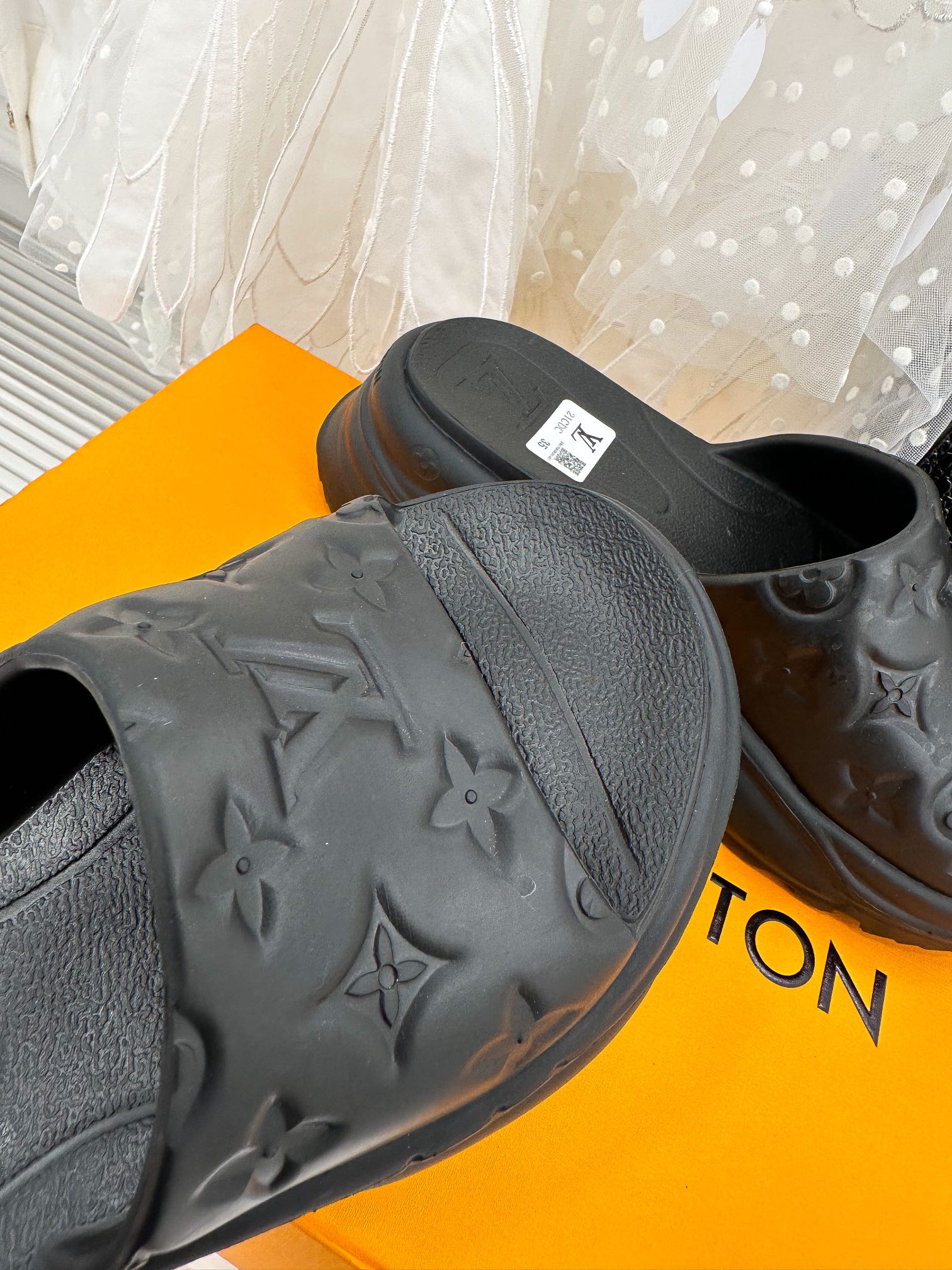 Louis Vuitton Pool 55 Flat Comfort Mule Black For Women 1AB3DD - Image 8