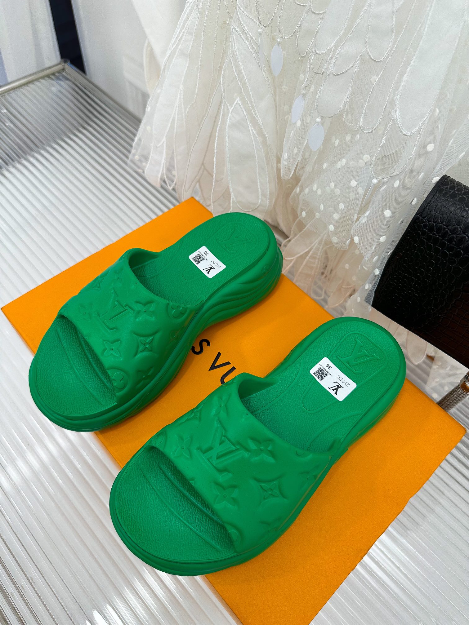 Louis Vuitton Pool 55 Flat Comfort Mule Green For Women 1AB3F9 - Image 9