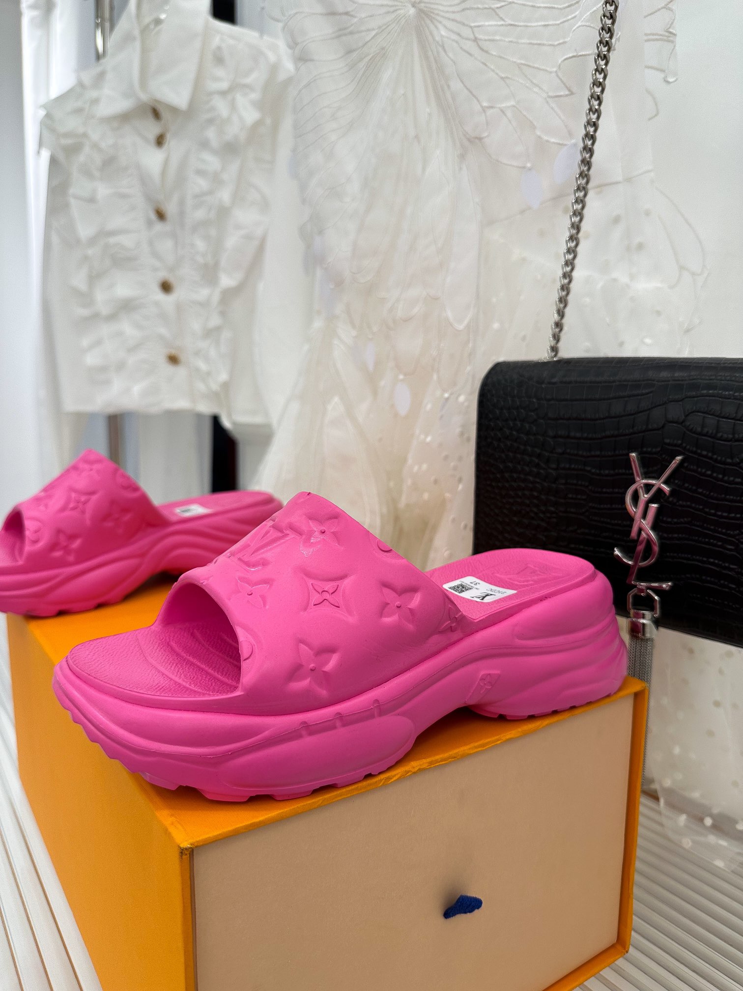 Louis Vuitton Pool 55 Flat Comfort Mule Pink For Women 1AB3DU - Image 3