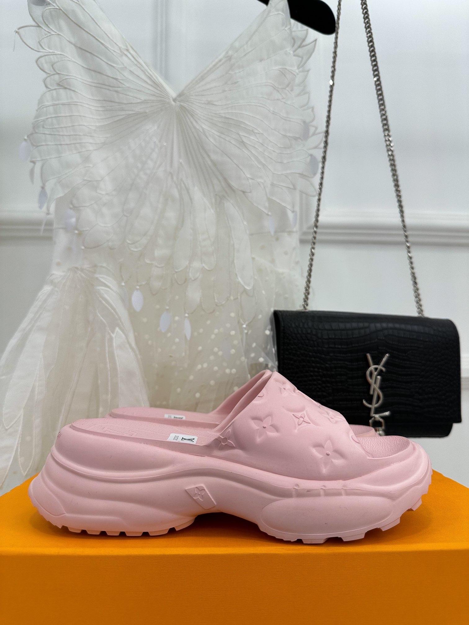 Louis Vuitton Pool 55 Flat Comfort Mule Light Pink For Women - Image 2