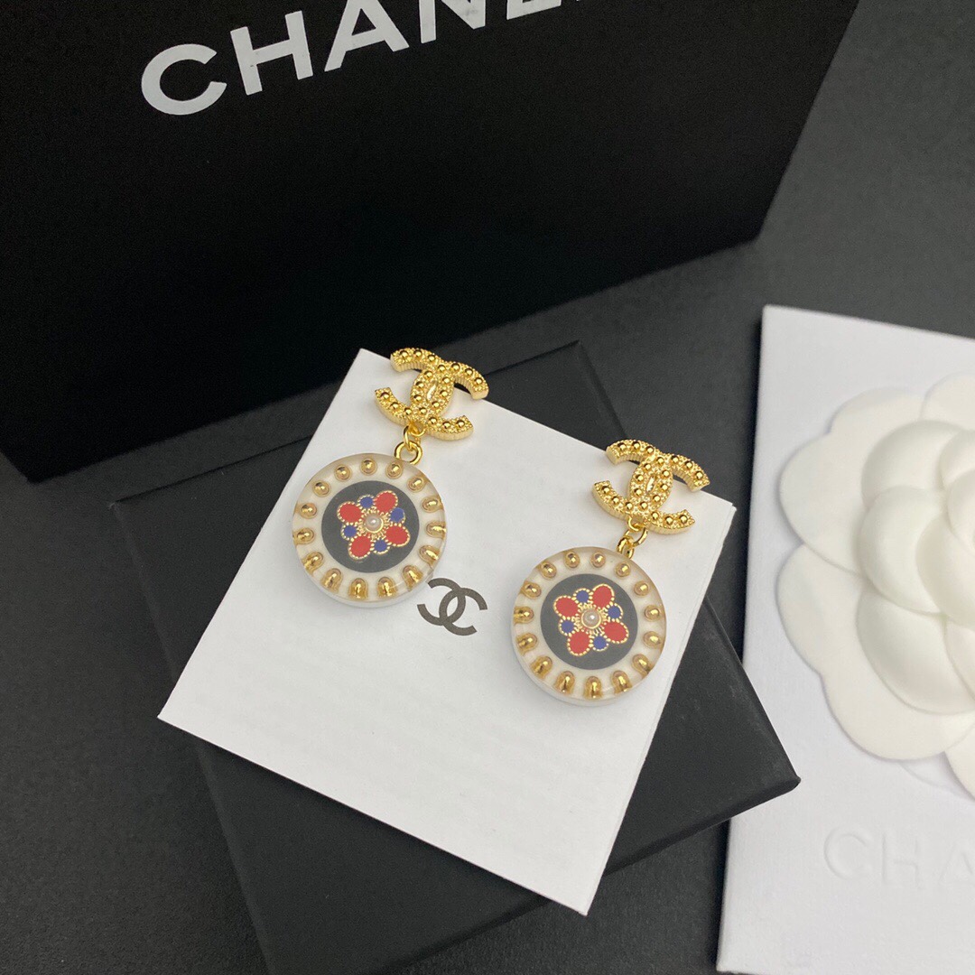Chanel Red And Blue Pattern In Middle Circle Earrings Gold Tone For Women - Image 5