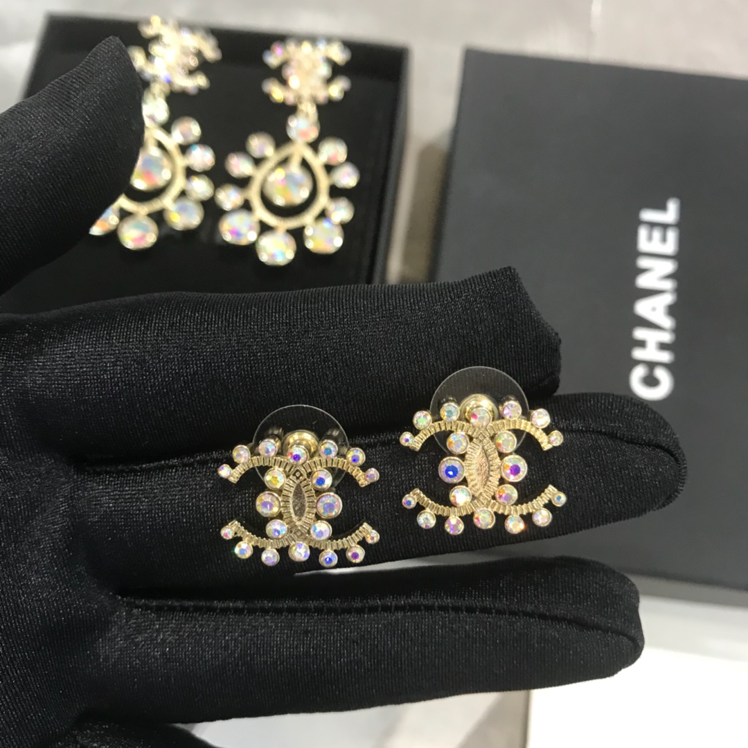 Chanel Round Earrings Gold For Women - Image 3